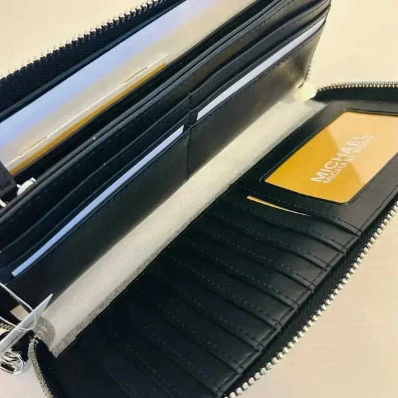 Michael Kors Continental Wallet black - Picture 4 of 4